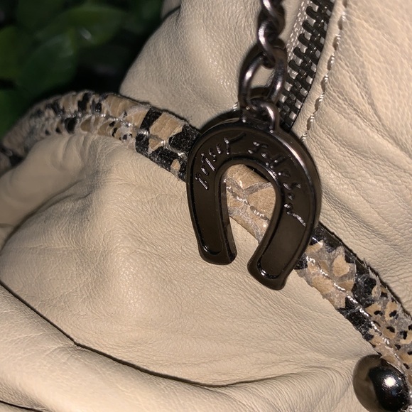 VINTAGE BETSEY JOHNSON IVORY LEATHER LARGE PURSE - Picture 7 of 14